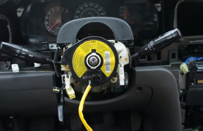 как работает пиропатрон в подушке безопасности