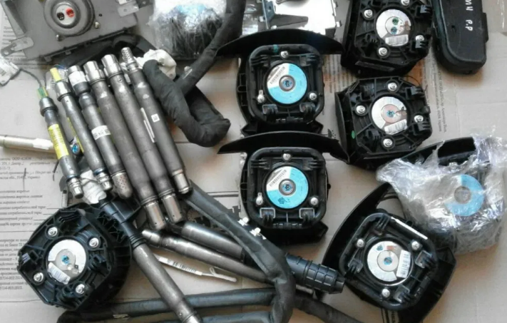 принцип действия пиропатрона airbag